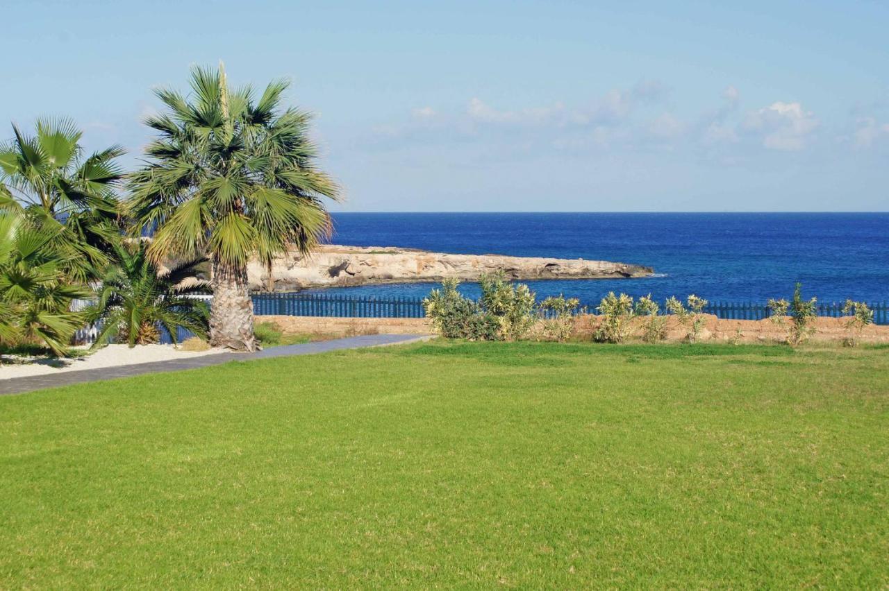 פרוטאראס Laila - Coralli Beachfront Apartment מראה חיצוני תמונה